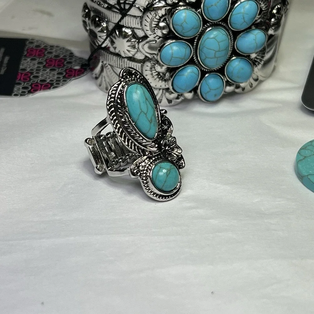 Fashion Fix Set PAPARAZZI Jewelry NWT Ring Earrings 2 Bracelets Turquoise Style